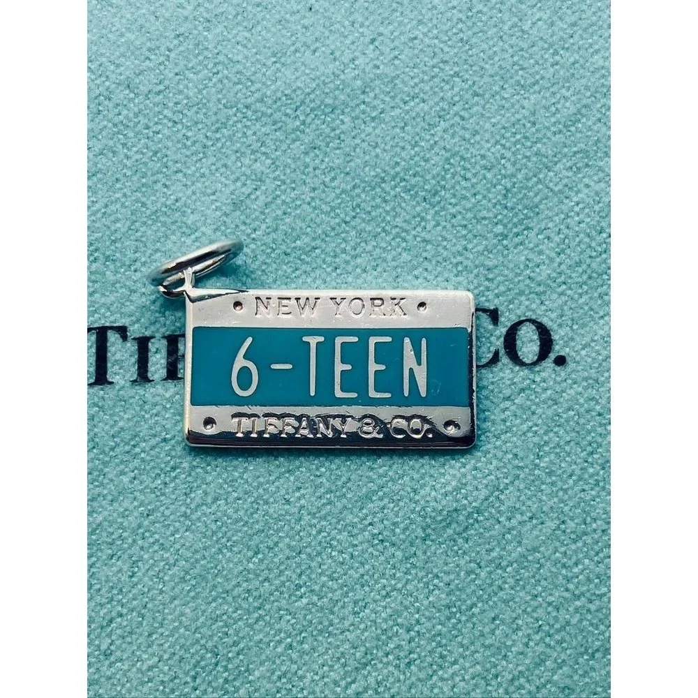 Tiffany & Co. '6-TEEN' New York License Plate Charm in Tiffany Blue